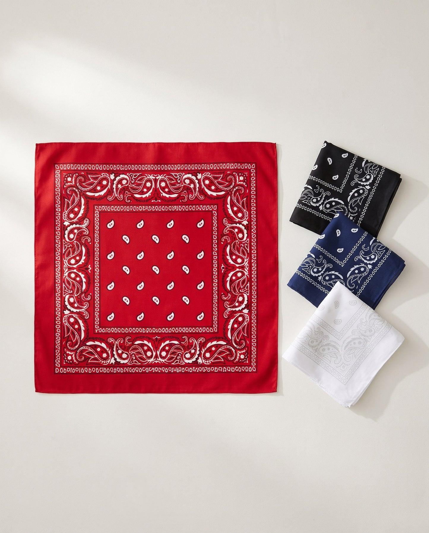 Bandana paisley aperta 55x55 cm con il motivo completo e il bordo stampato