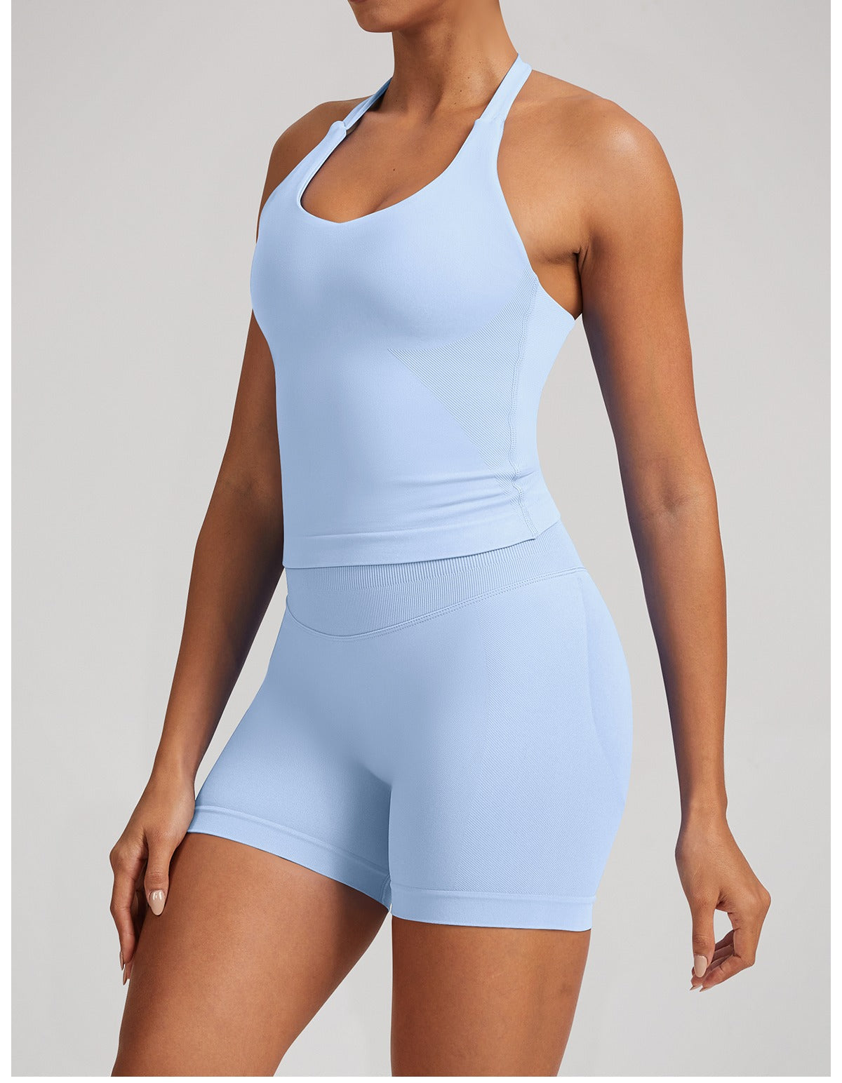 Canotta Larga Sculptline™ Seconda Pelle — Azzurro Ghiaccio, indossato (1)