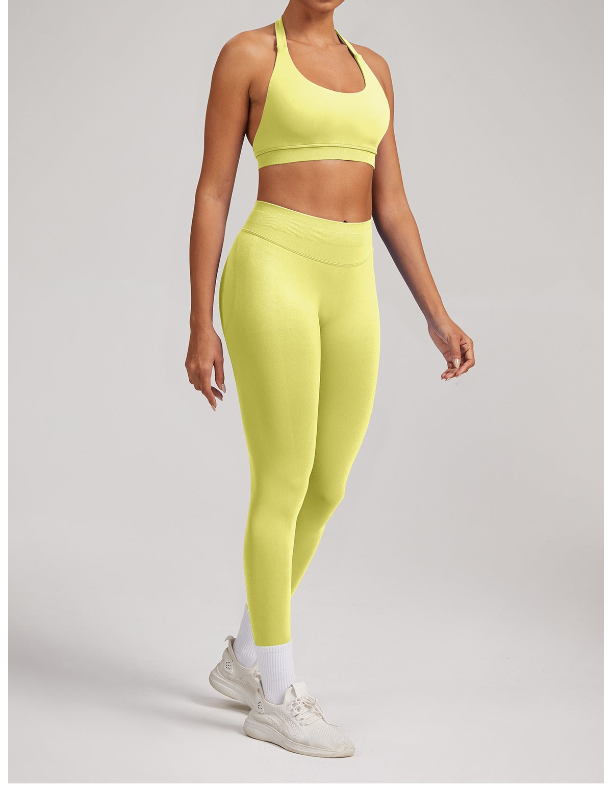 Leggings Sculptline™ Seconda Pelle — Giallo Pulcino, indossato (1)