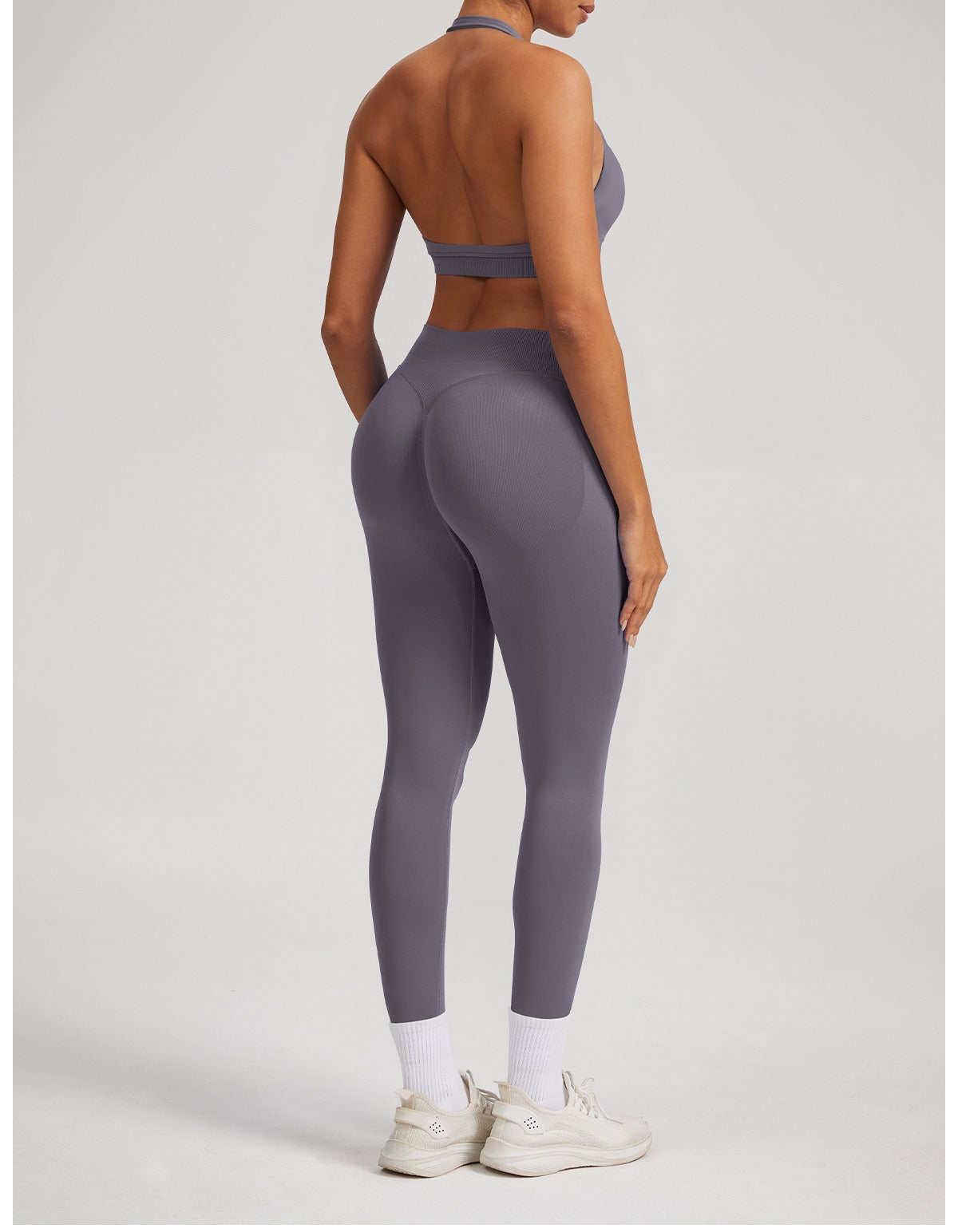 Leggings Sculptline™ Seconda Pelle — Grigio Fungo, indossato (1)