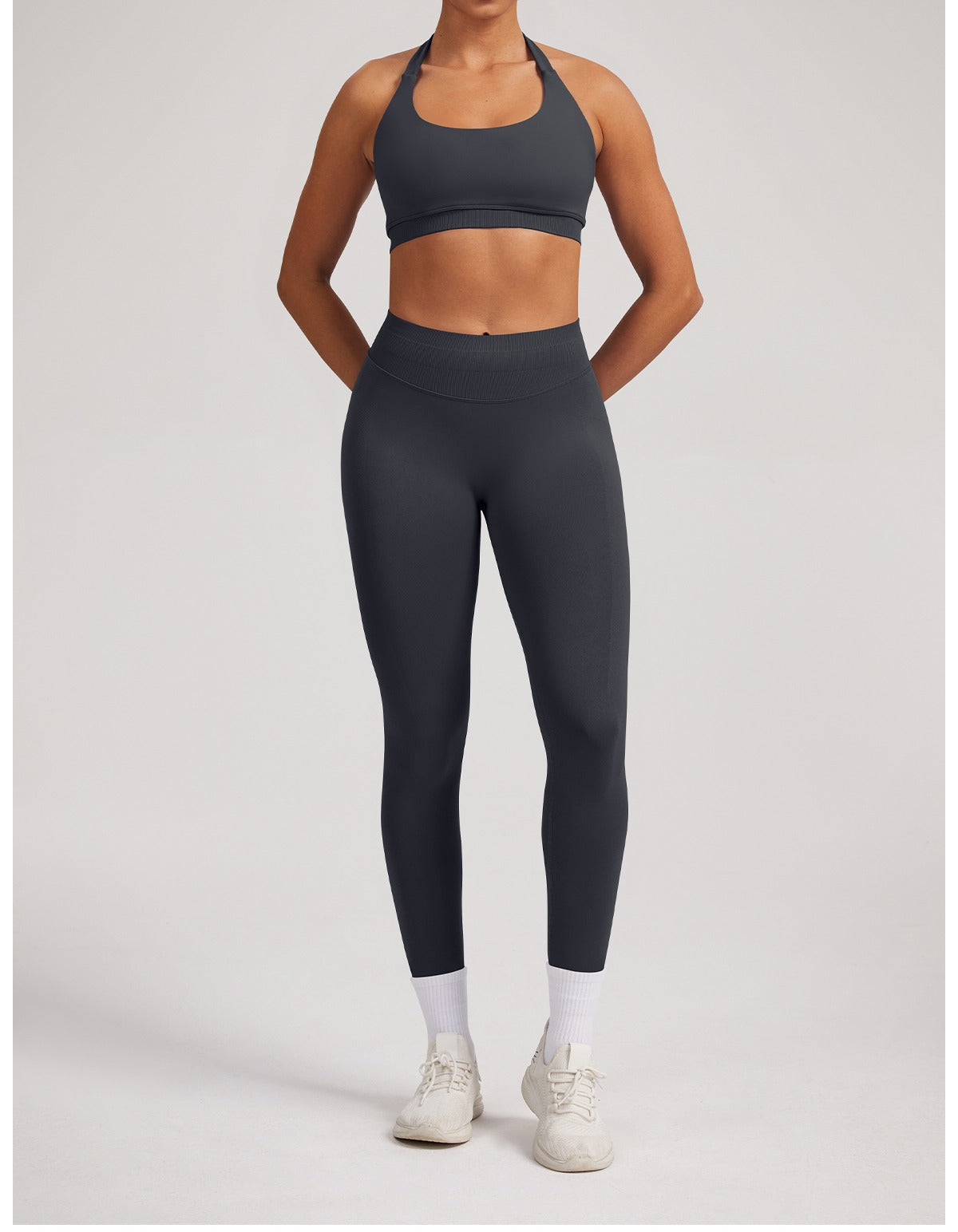Leggings Sculptline™ Seconda Pelle — Grigio Squalo, indossato (1)