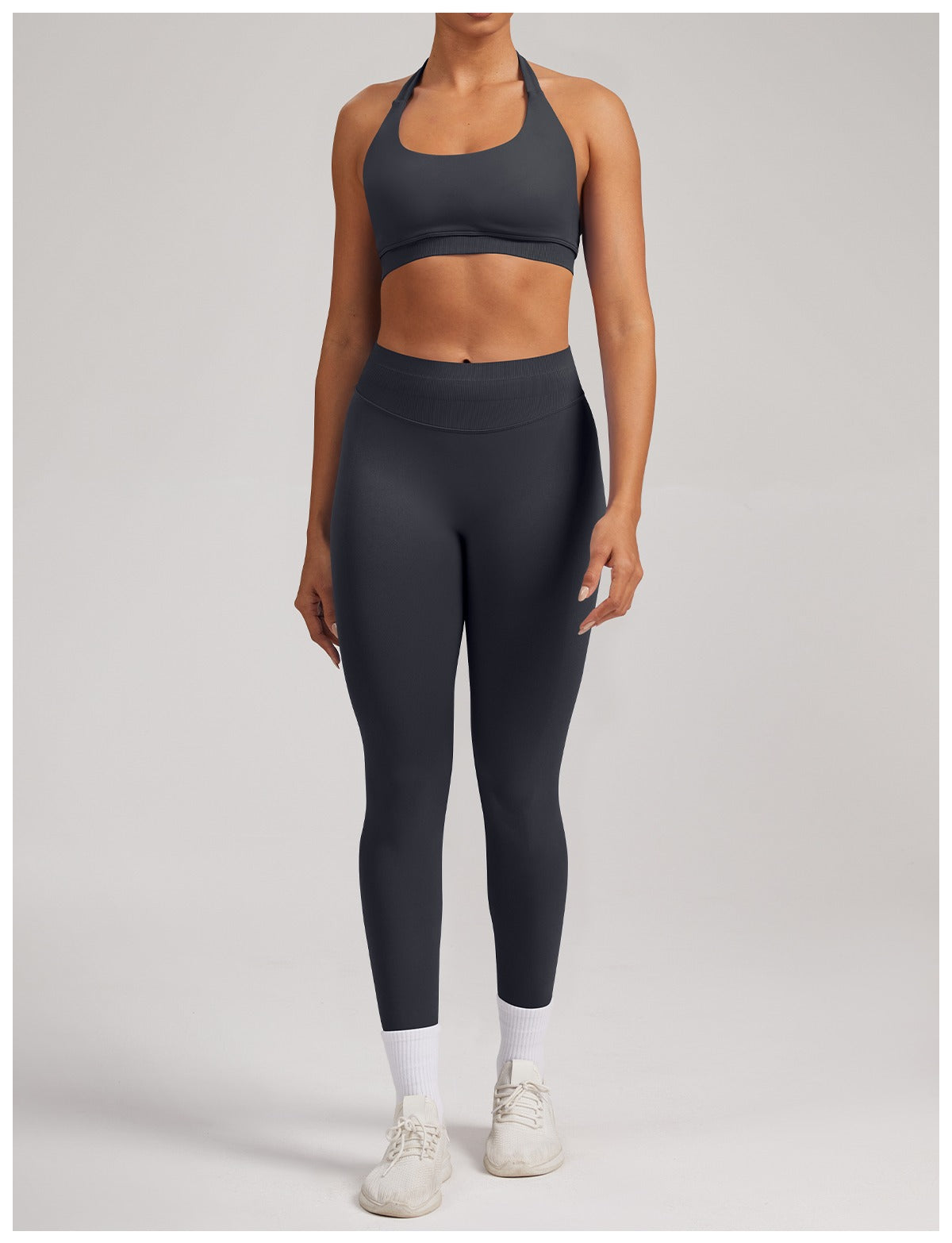 Leggings Sculptline™ Seconda Pelle — Grigio Squalo, indossato (2)