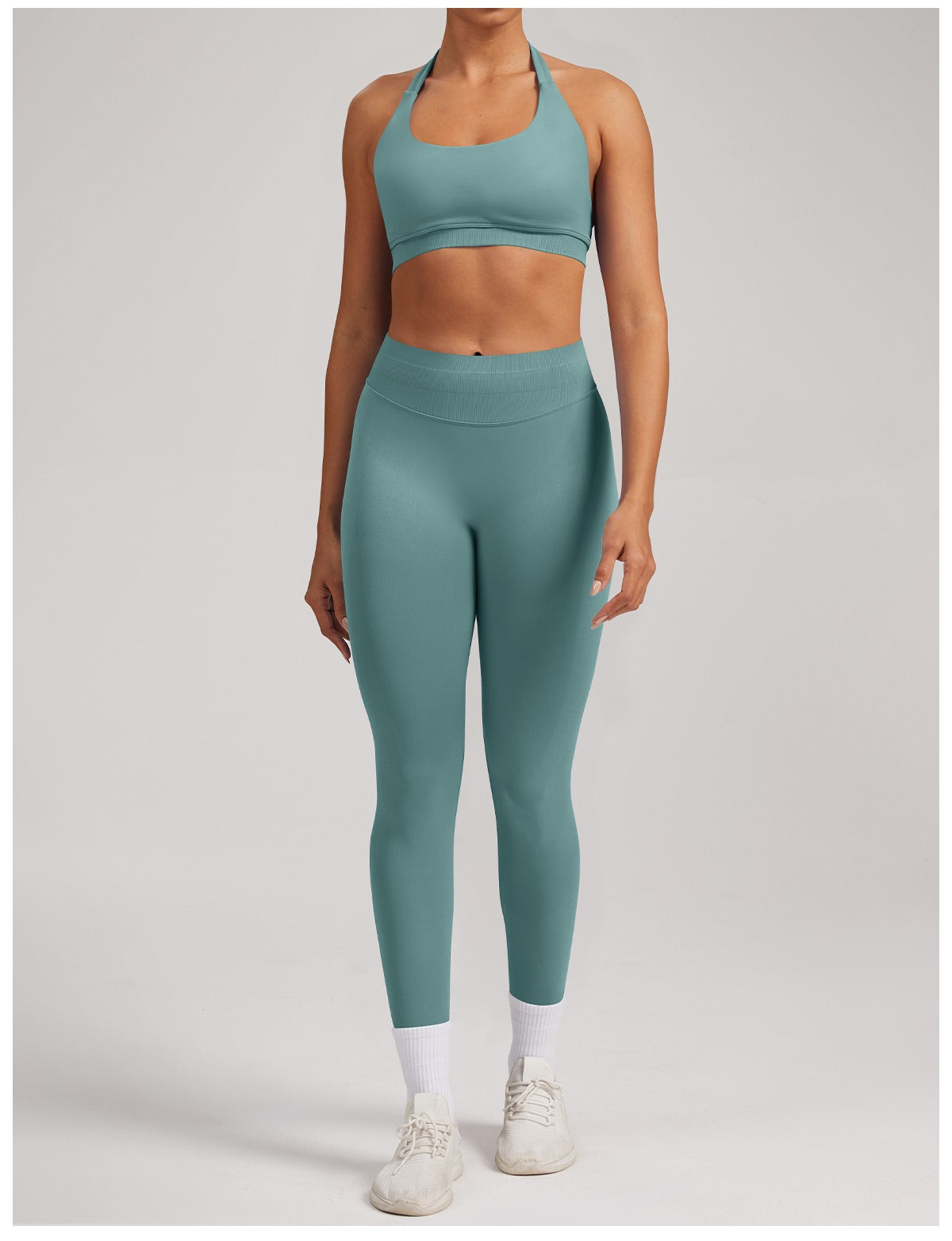 Leggings Sculptline™ Seconda Pelle — Salvia, indossato (3)
