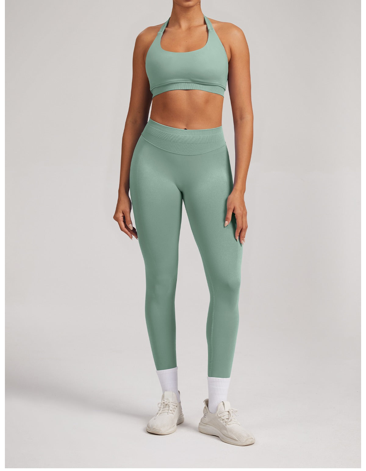Leggings Sculptline™ Seconda Pelle — Verde Palma, indossato (1)