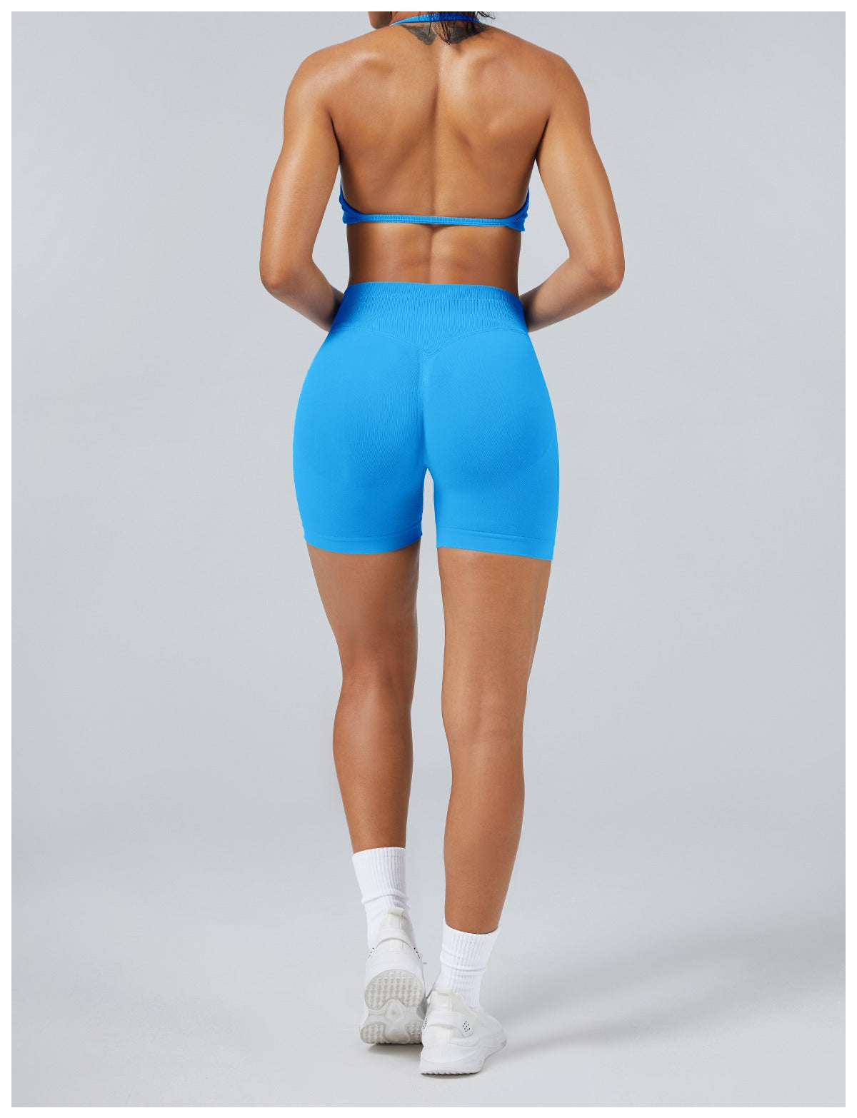 Short Sculptline™ Seconda Pelle — Blu Glaciale, indossato (2)