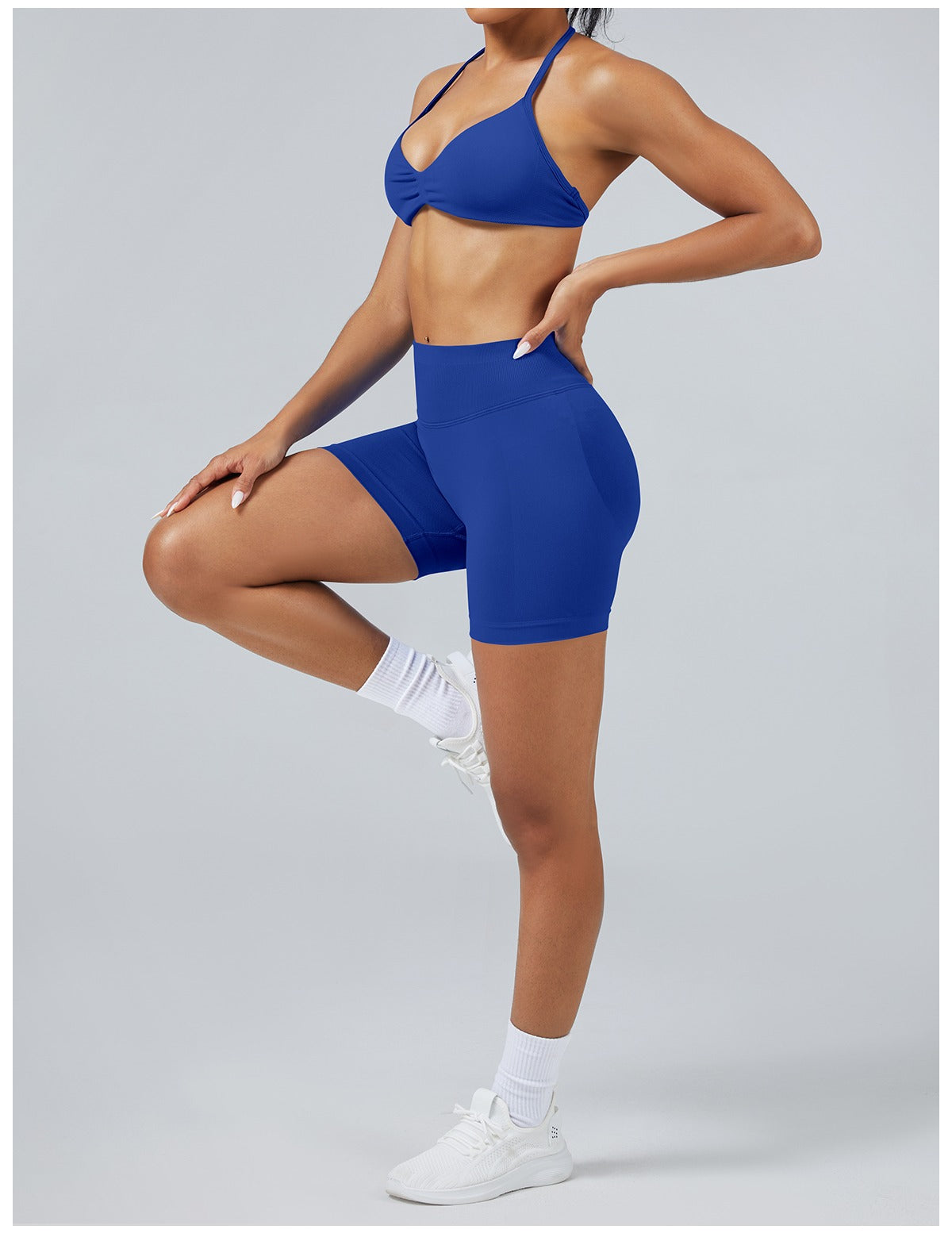 Short Sculptline™ Seconda Pelle — Blu Profondo, indossato (3)