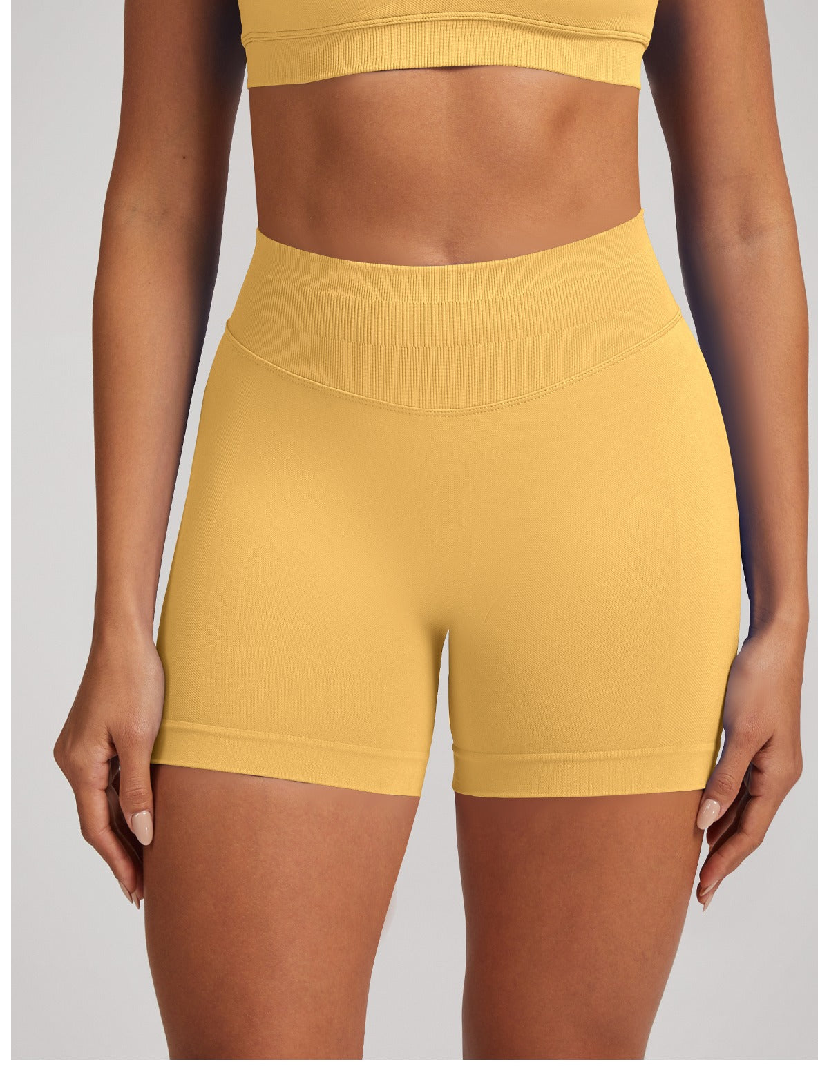 Short Sculptline™ Seconda Pelle — Giallo, indossato (1)