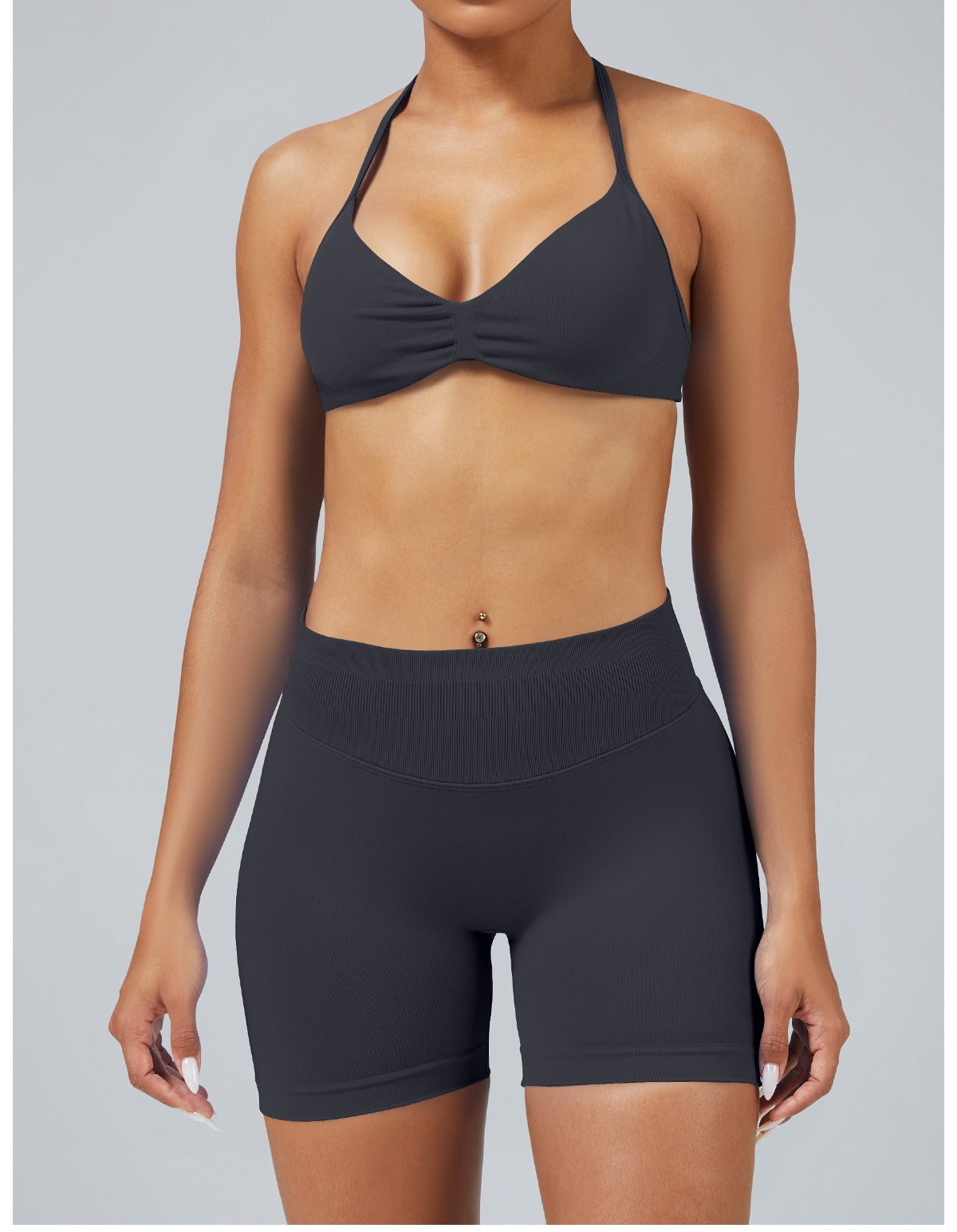 Short Sculptline™ Seconda Pelle — Grigio Squalo, indossato (1)