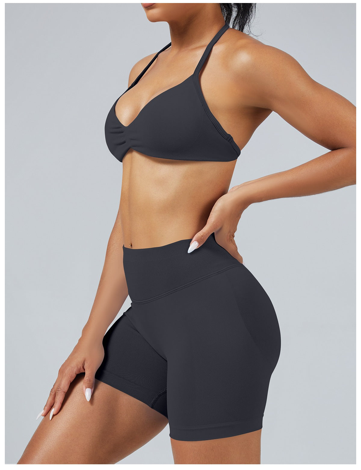 Short Sculptline™ Seconda Pelle — Grigio Squalo, indossato (3)