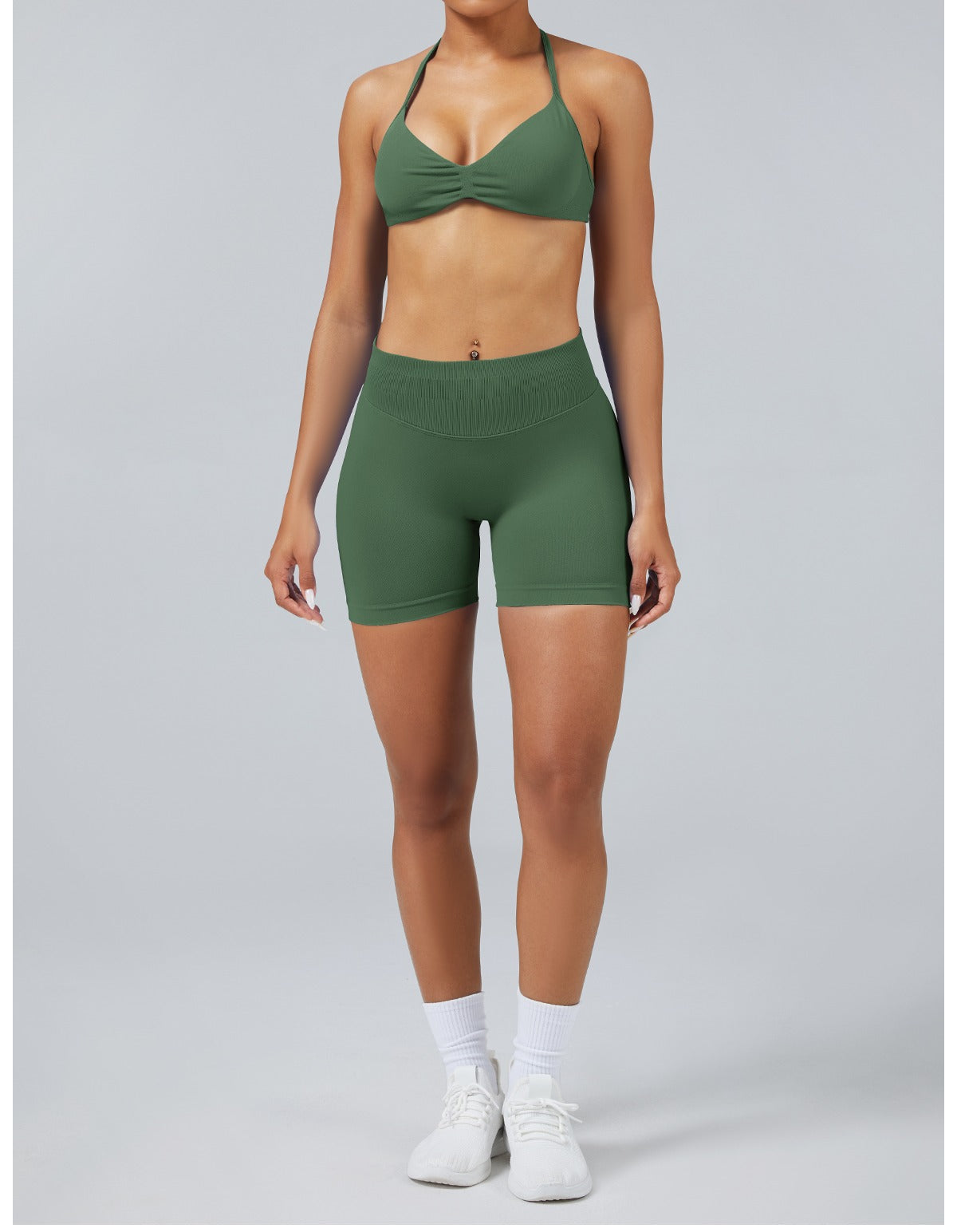 Short Sculptline™ Seconda Pelle — Pistacchio, indossato (1)