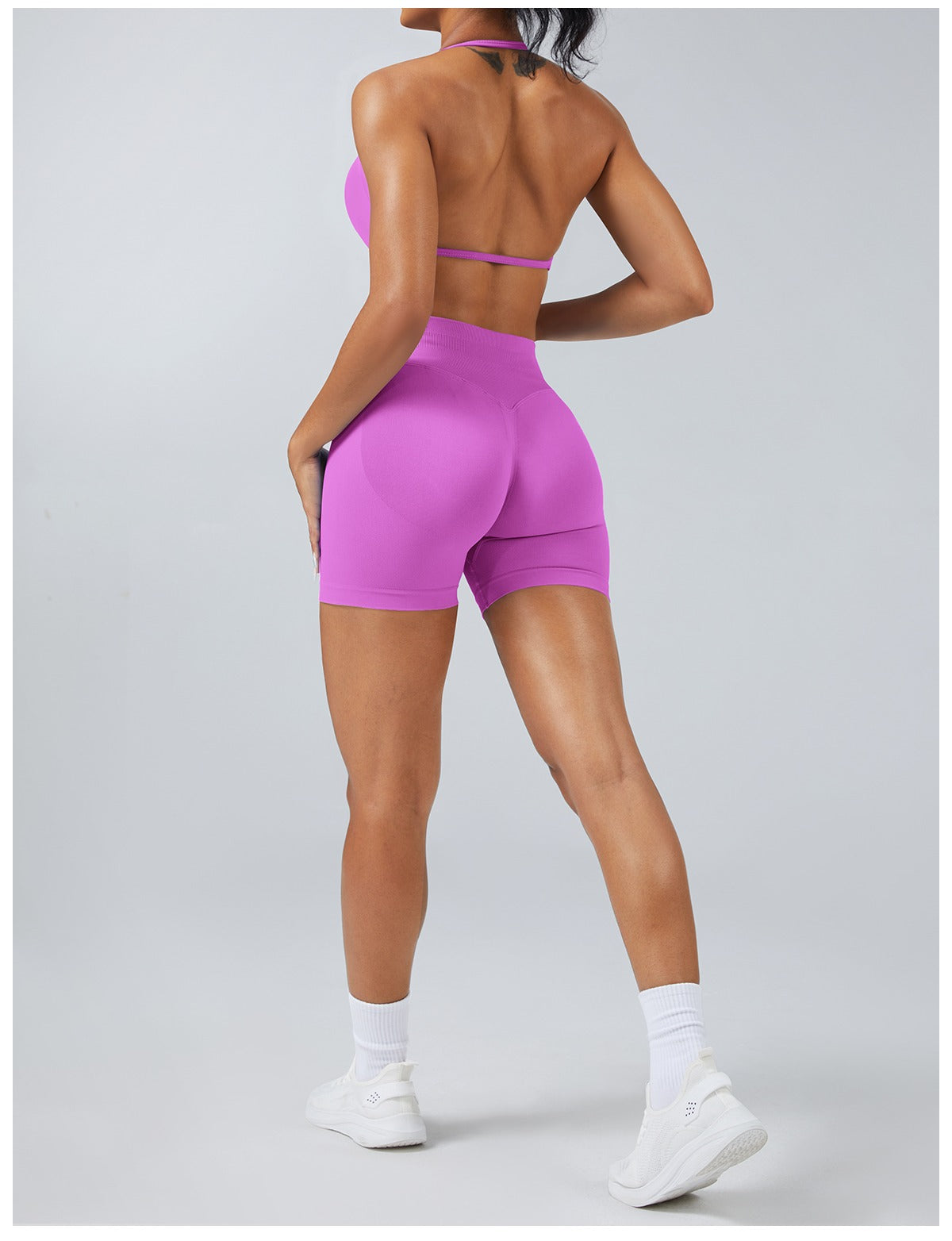 Short Sculptline™ Seconda Pelle — Rosa Fiore, indossato (3)