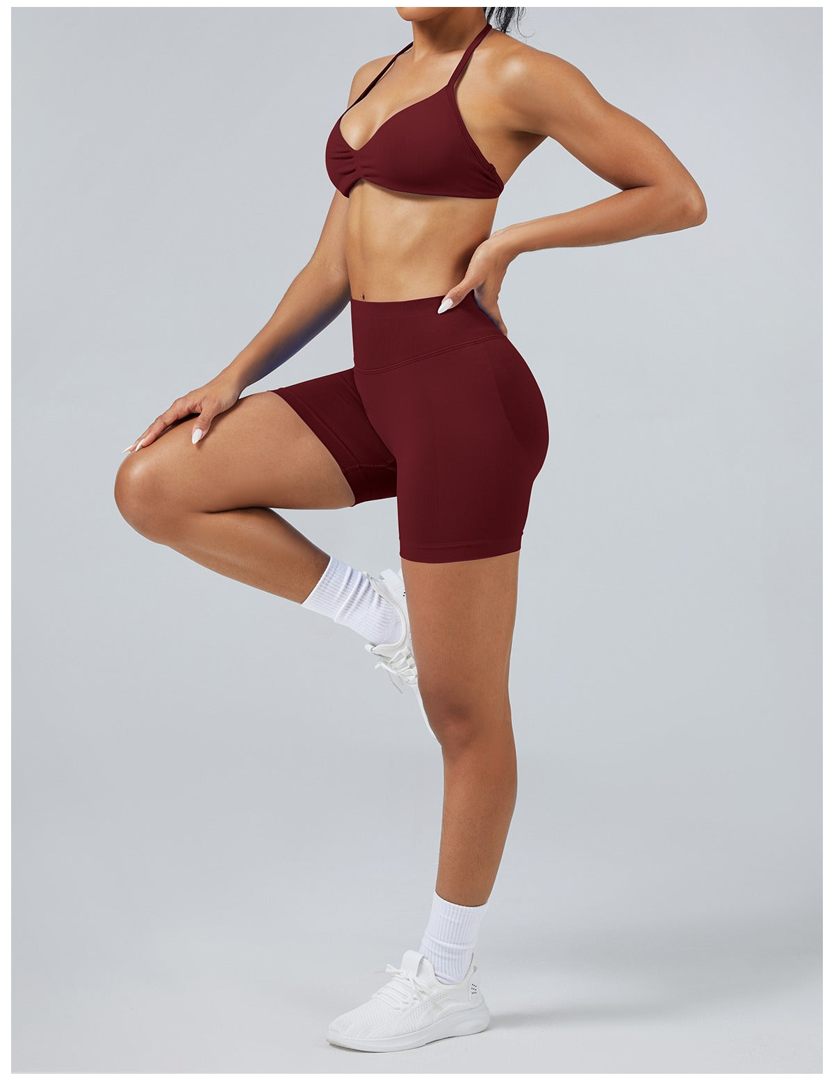 Short Sculptline™ Seconda Pelle — Rosso Vino, indossato (3)