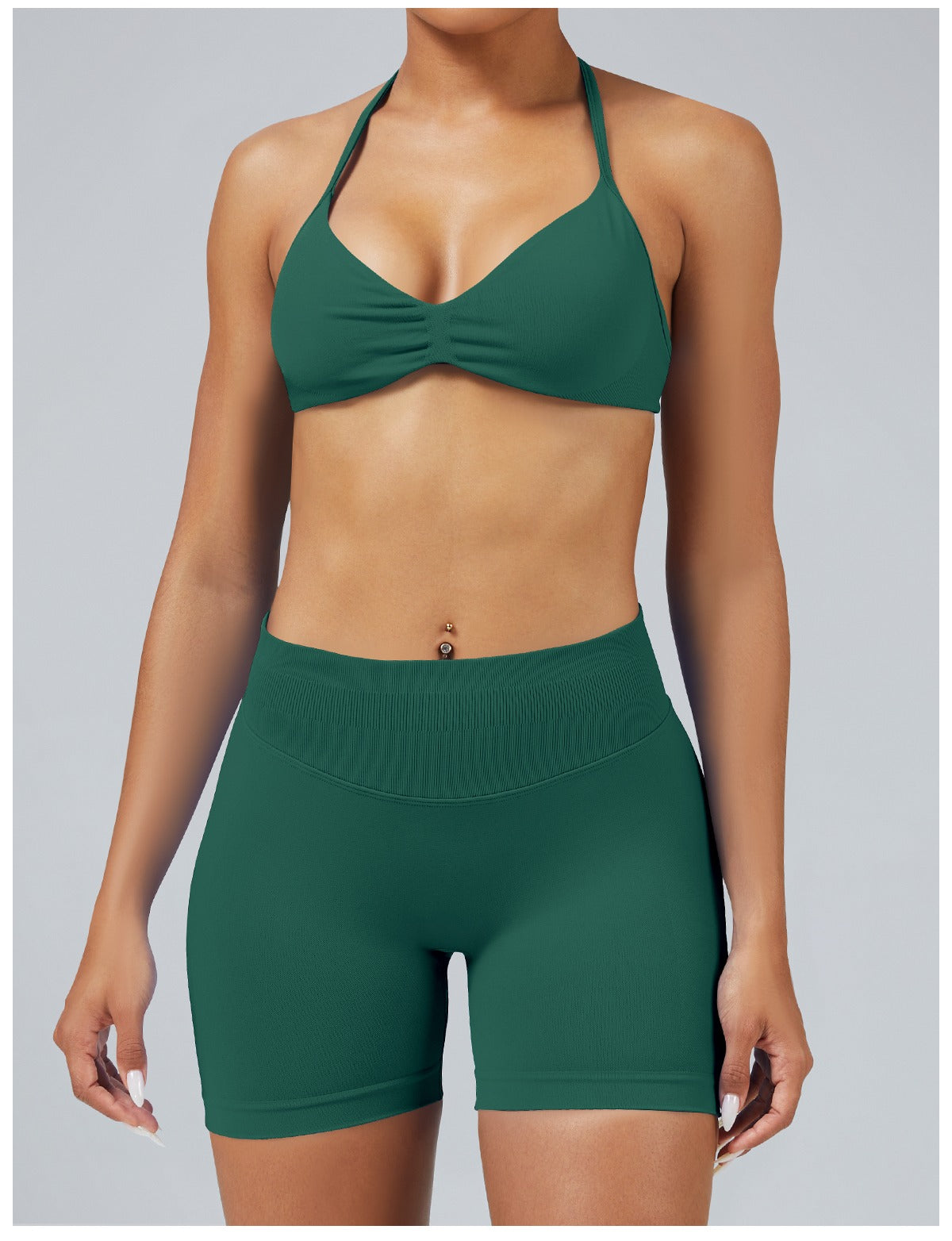 Short Sculptline™ Seconda Pelle — Verde Pino, indossato (3)