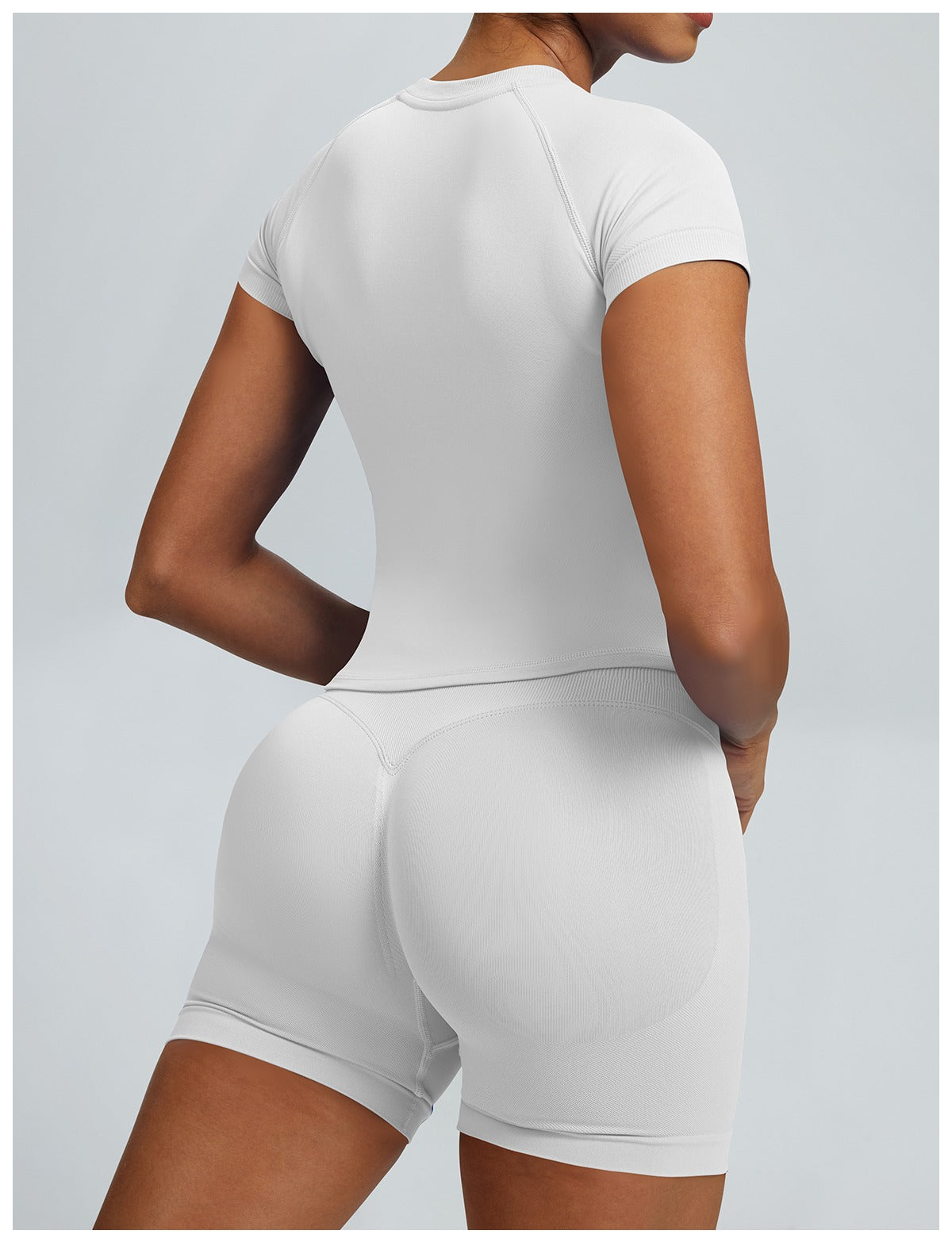 T-shirt Sculptline™ Seconda Pelle — Bianco, indossato (2)