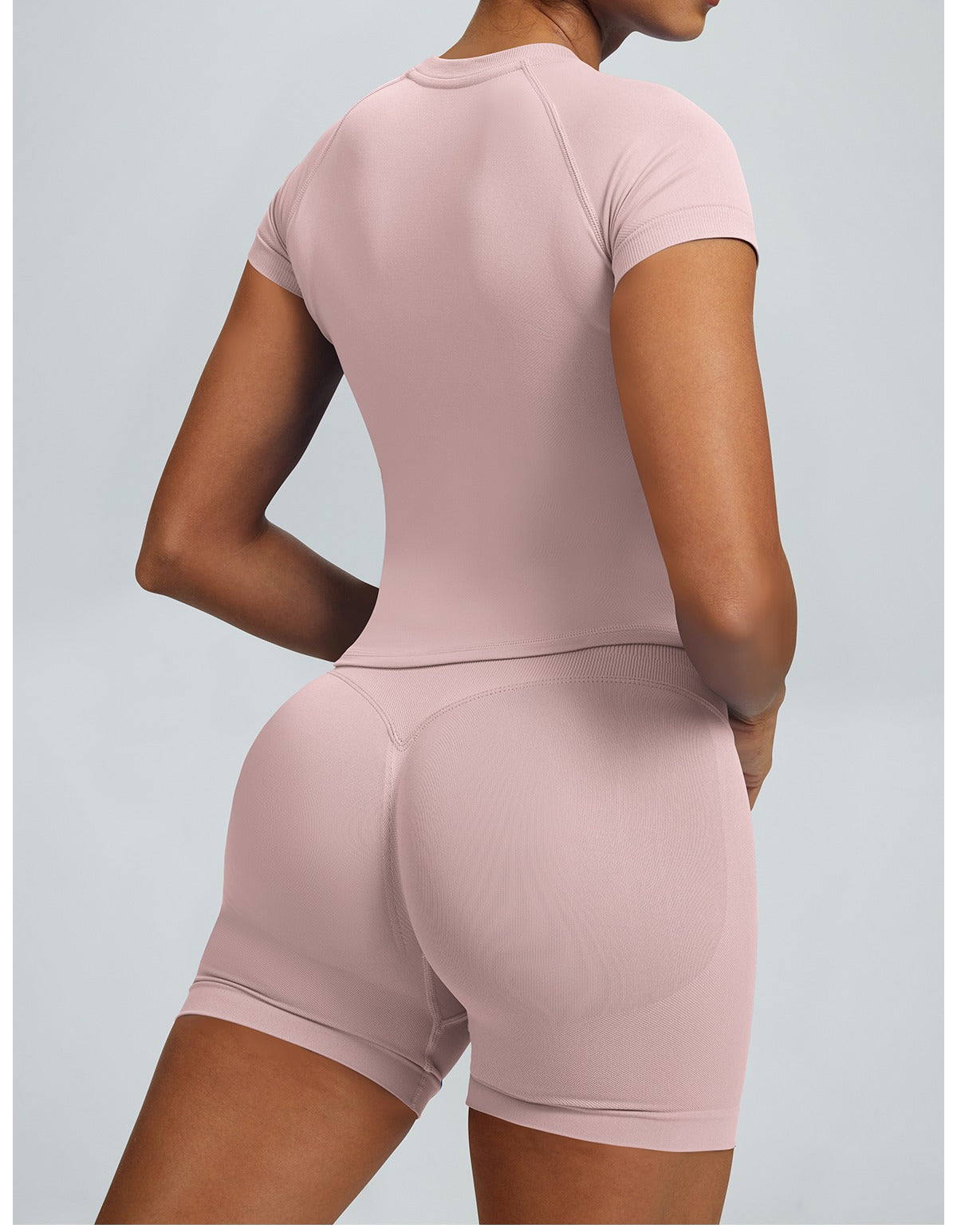 T-shirt Sculptline™ Seconda Pelle — Rosa, indossato (1)