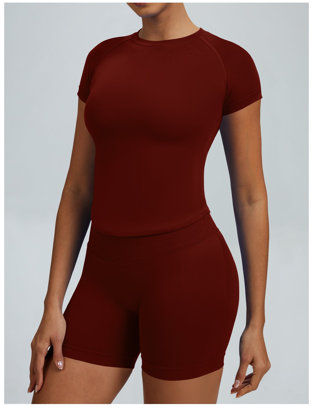 T-shirt Sculptline™ Seconda Pelle — Rosso Vino, indossato (3)