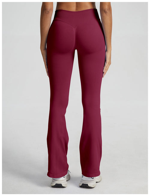 Pantalone a Zampa Sculptline™ Seconda Pelle — Bordeaux, indossato (2)