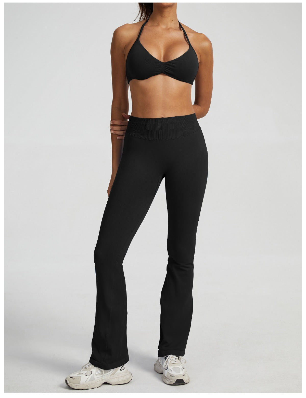 Pantalone a Zampa Sculptline™ Seconda Pelle — Nero, indossato (3)