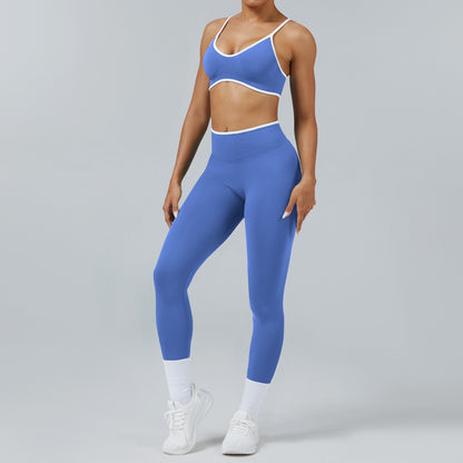Leggings Line Blu Provenza, indossato con il reggiseno