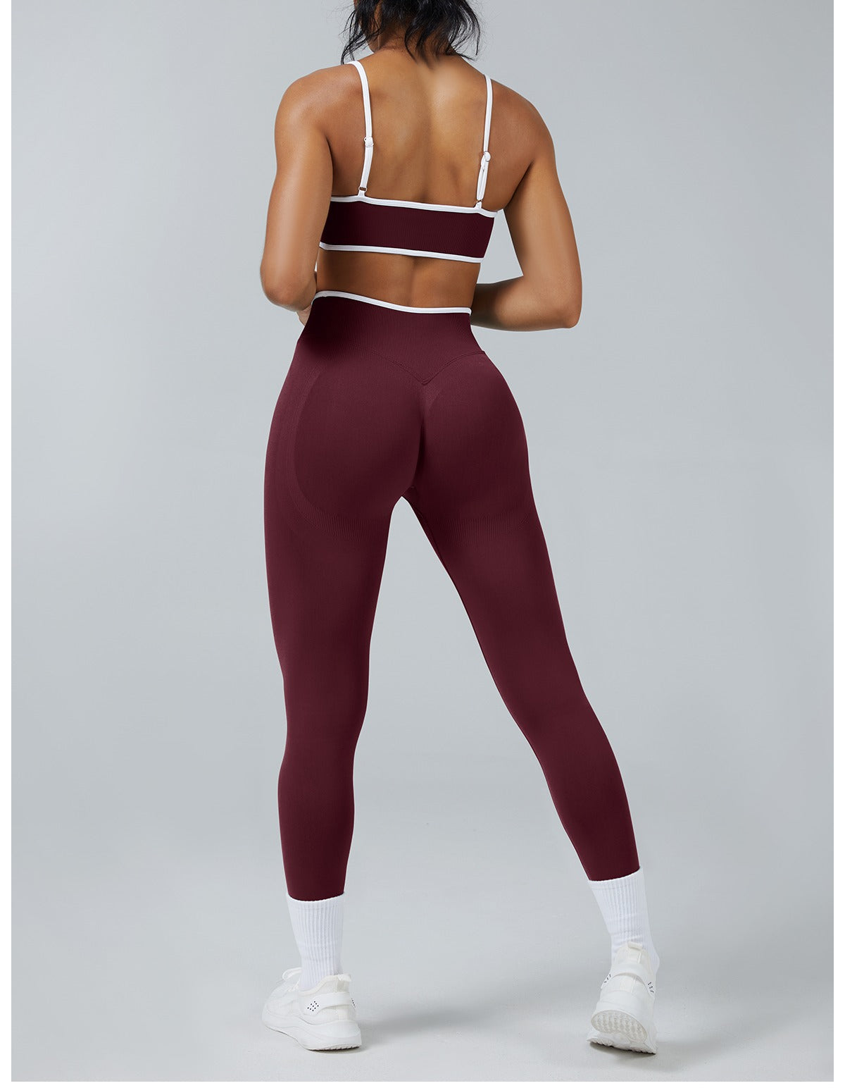 Leggings Line Castagna con il reggiseno, indossato (1)