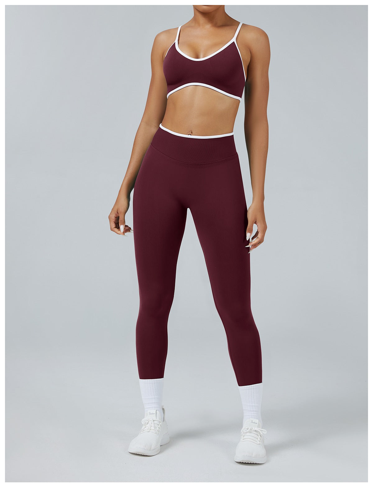 Leggings Line Castagna con il reggiseno, indossato (2)