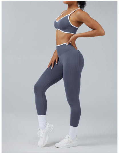 Leggings Line Grigio Ghiaccio con il reggiseno, indossato (3)