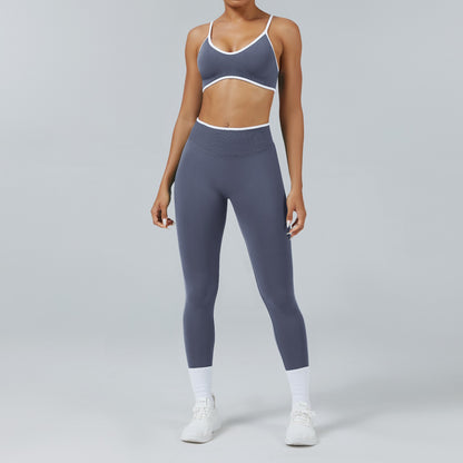 Leggings Line Grigio Ghiaccio, indossato con il reggiseno