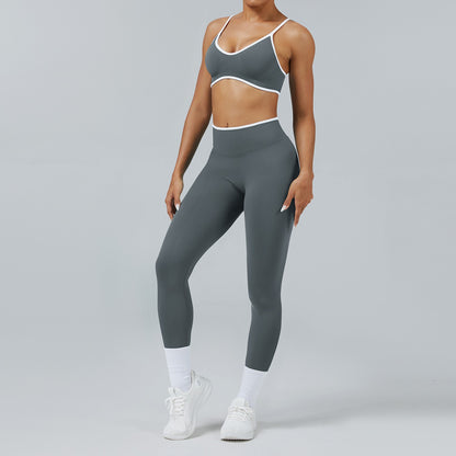Leggings Line Grigio Grafite, indossato con il reggiseno