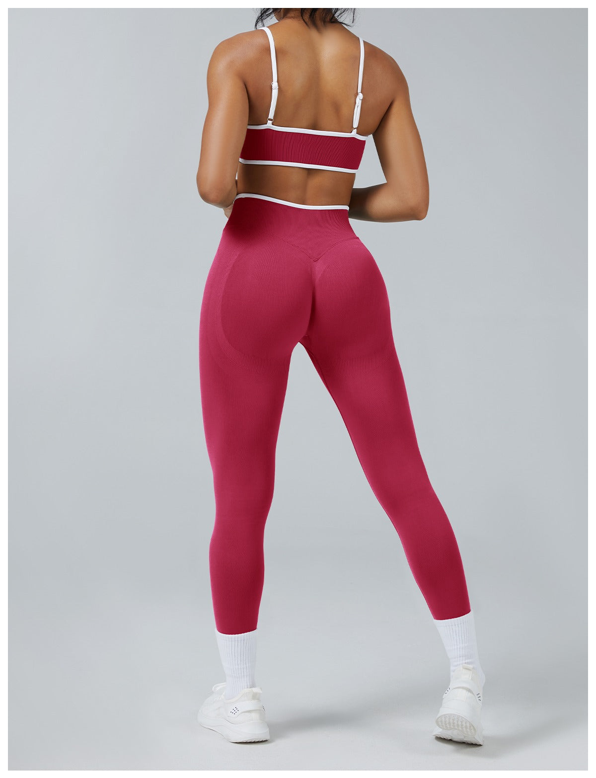 Leggings Line Lampone con il reggiseno, indossato (2)