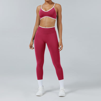 Leggings Line Lampone, indossato con il reggiseno