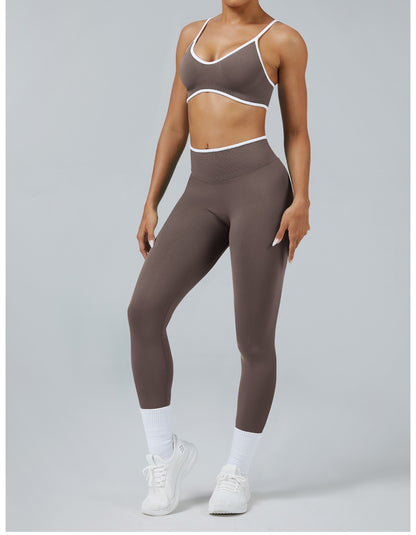 Leggings Line Moka con il reggiseno, indossato (1)