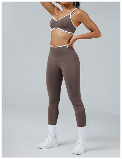 Leggings Line Moka con il reggiseno, indossato (2)