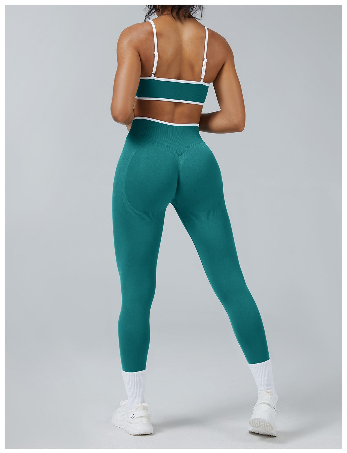 Leggings Line Verde Acqua con il reggiseno, indossato (2)