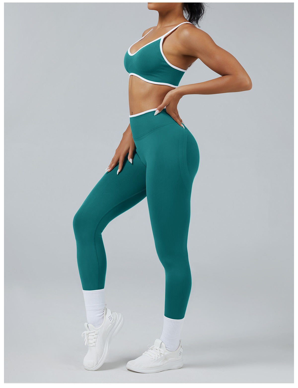Leggings Line Verde Acqua con il reggiseno, indossato (3)