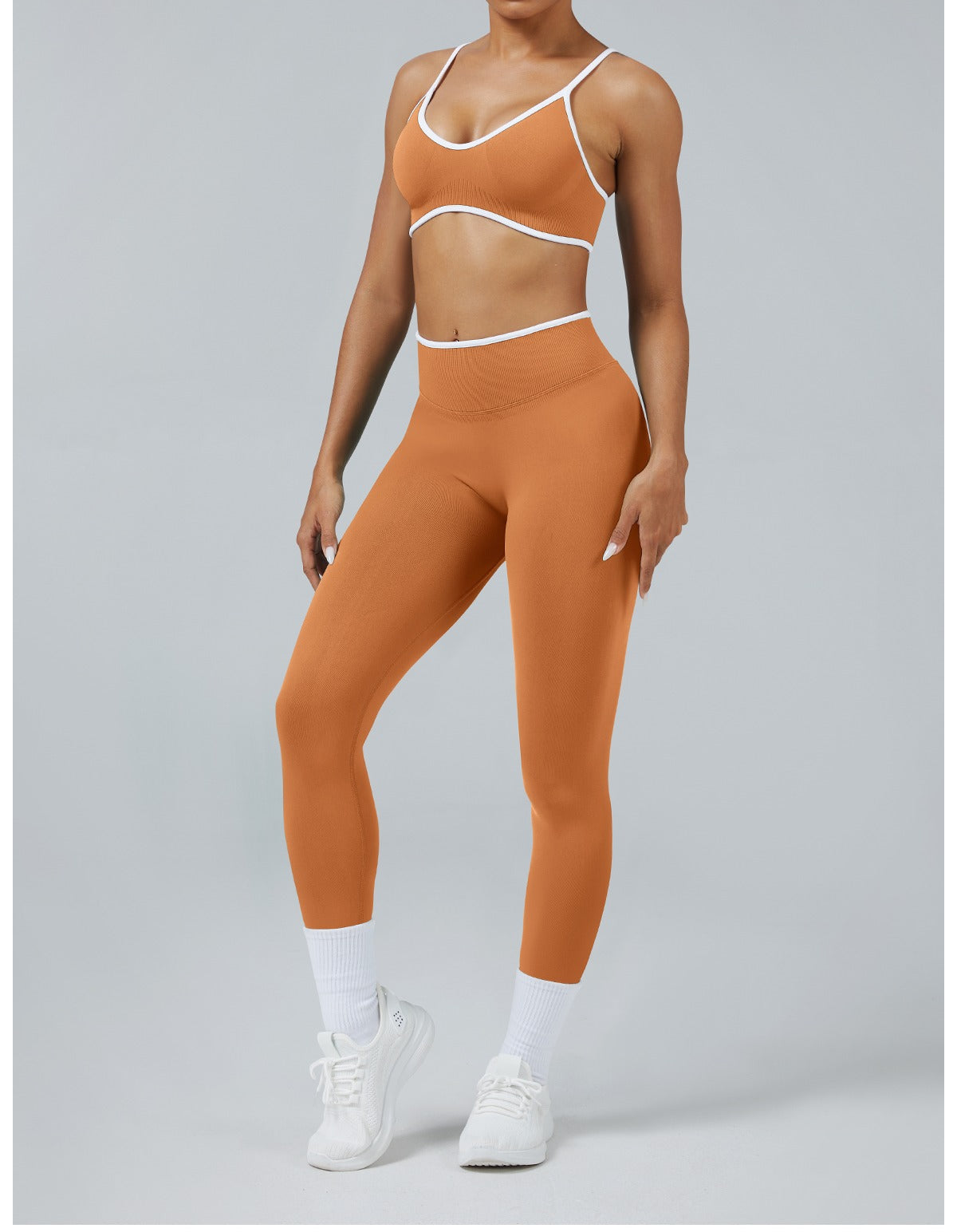Leggings Line Zucca con il reggiseno, indossato (1)