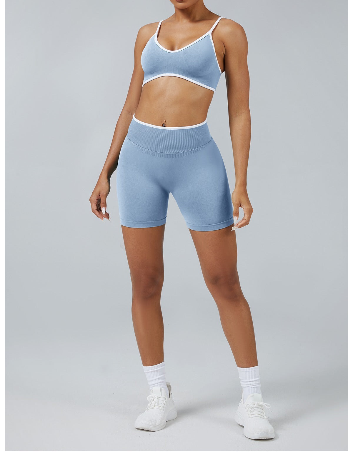 Short Line Azzurro Baby con il reggiseno, indossato (1)