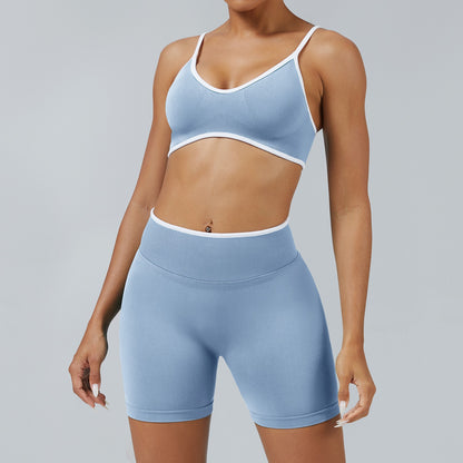 Short Line Azzurro Baby, indossato con il reggiseno