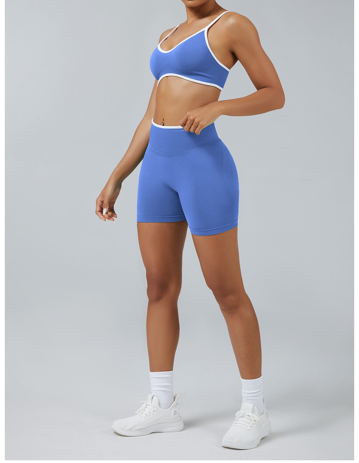 Short Line Blu Provenza con il reggiseno, indossato (1)