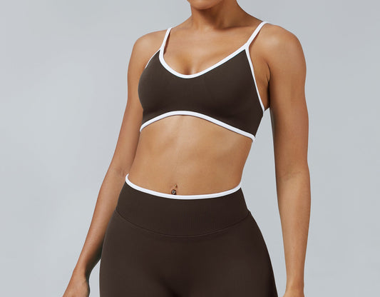 Reggiseno Sculptline Edge Caffè indossato, vista frontale