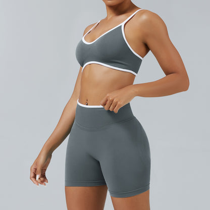 Short Line Grigio Grafite, indossato con il reggiseno
