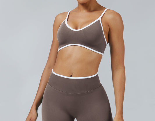 Reggiseno Sculptline Edge Moka indossato, vista frontale