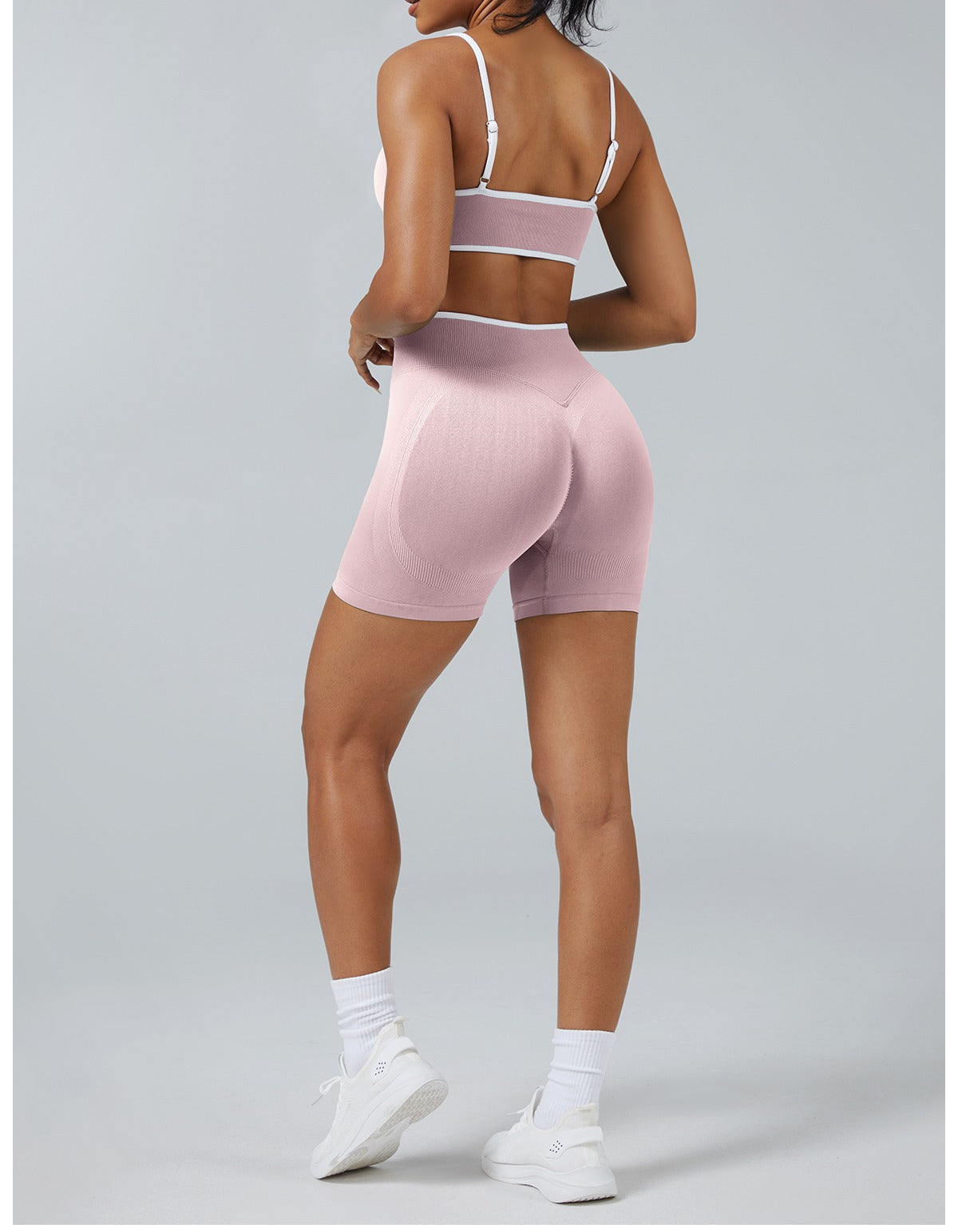 Short Line Rosa con il reggiseno, indossato (1)