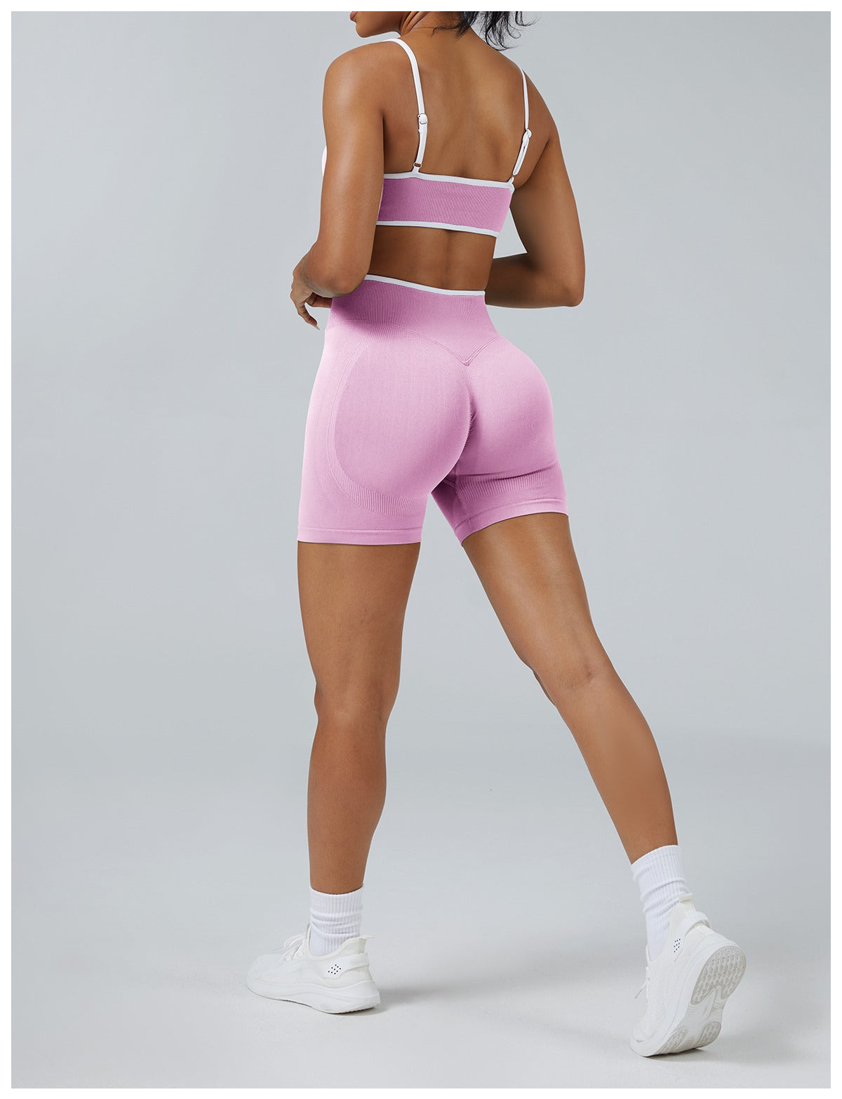 Short Line Rosa Orchidea con il reggiseno, indossato (2)