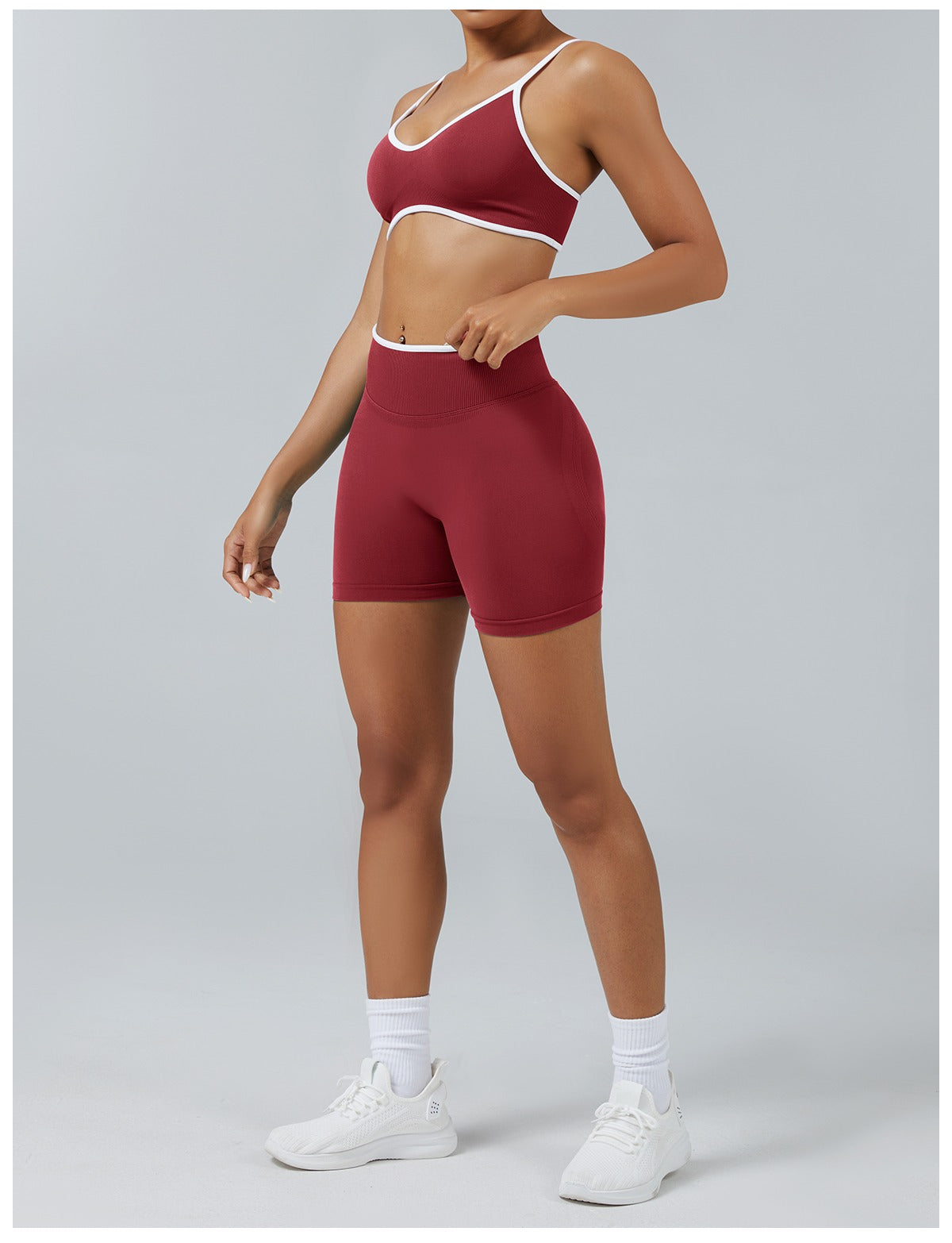 Short Line Rosso Ciliegia con il reggiseno, indossato (3)