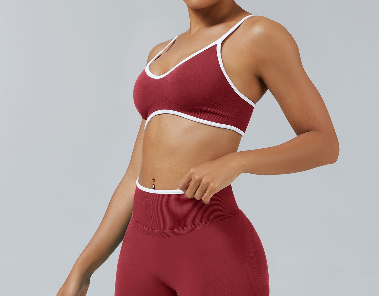 Reggiseno Sculptline Edge Rosso Ciliegia indossato, vista frontale