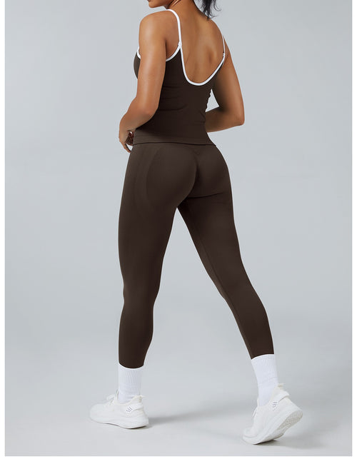 Leggings Line Caffè con la canotta, indossato (1)