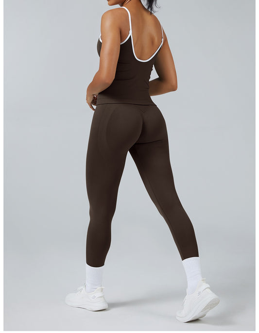 Leggings Line Caffè con la canotta, indossato (1)