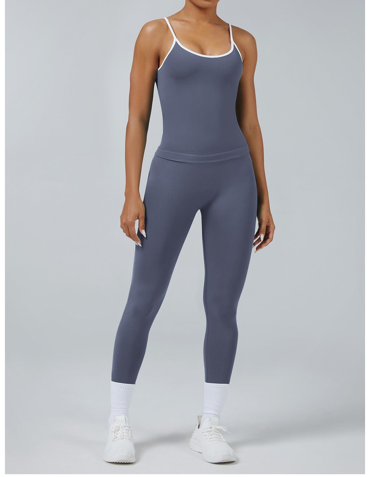 Leggings Line Grigio Ghiaccio con la canotta, indossato (1)