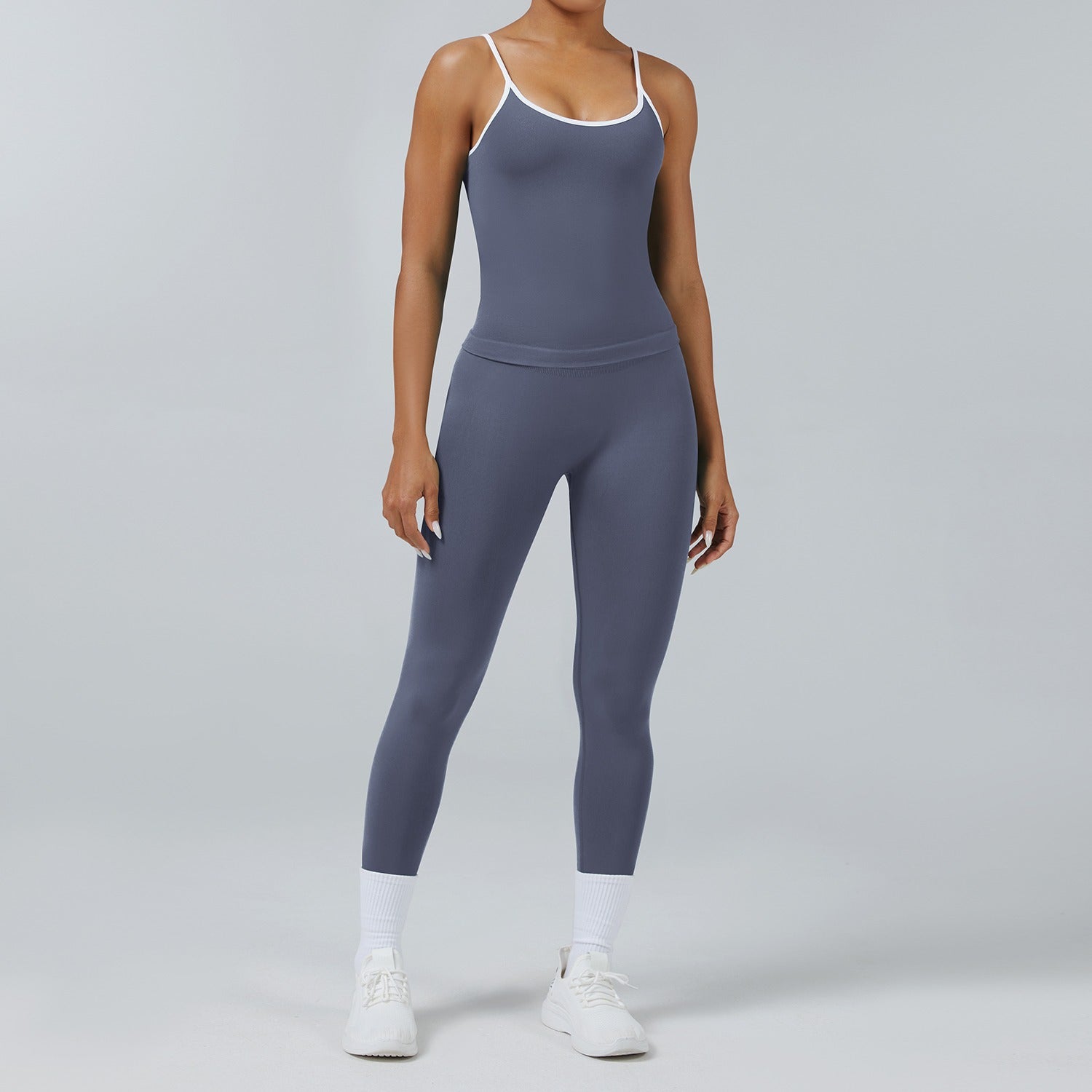 Leggings Line Grigio Ghiaccio, indossato con la canotta
