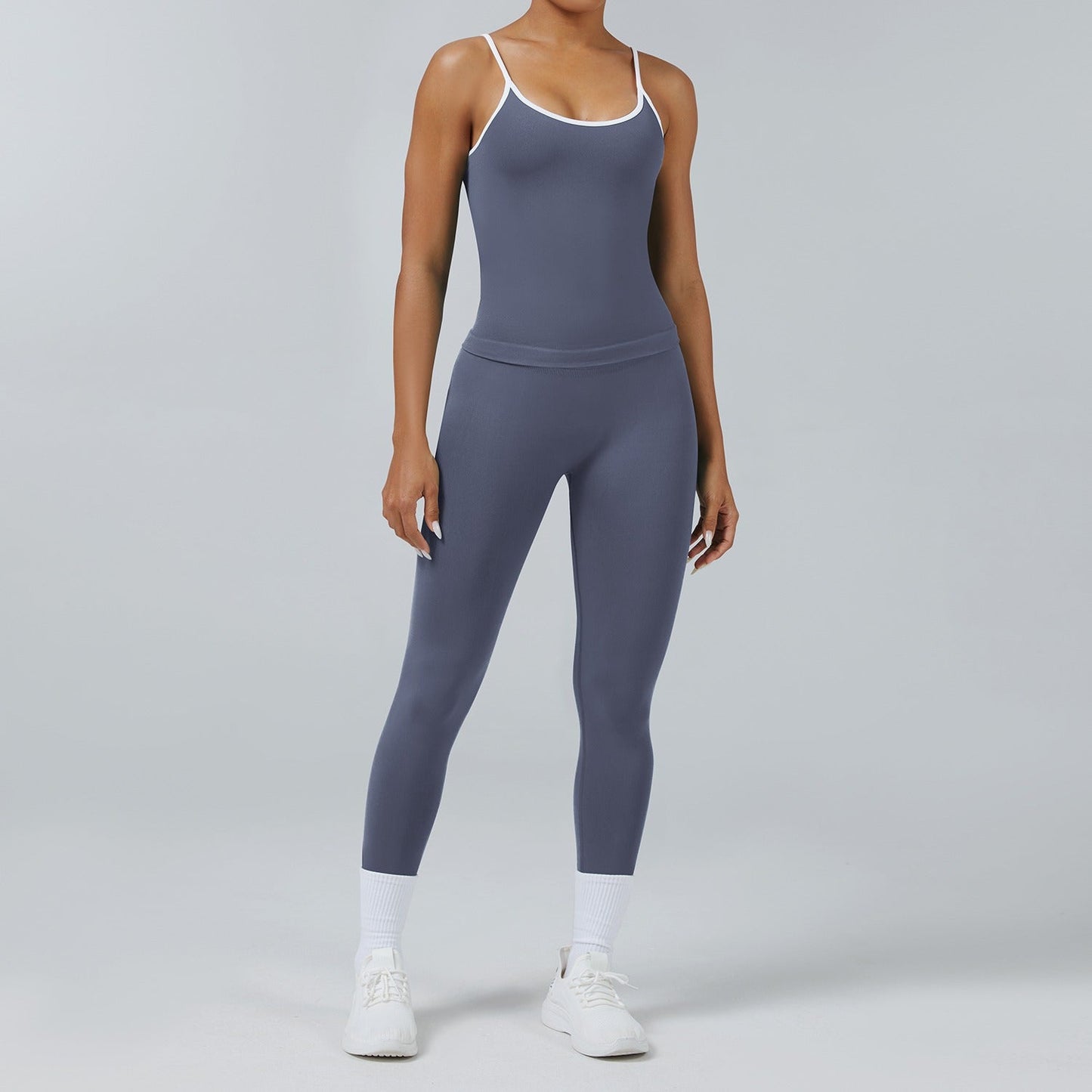 Set Canotta + Leggings Sculptline Edge Grigio Ghiaccio, indossato